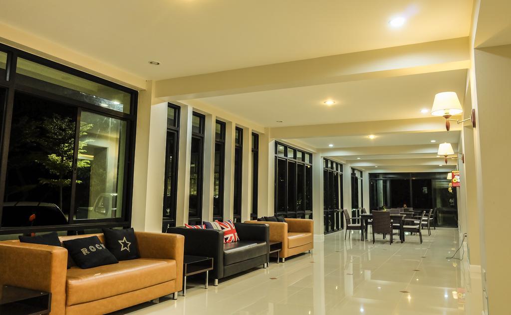 The Room Mahidol Chiangmai Chiang Mai Bagian luar foto